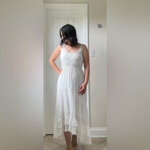 Women’s White Sleeveless Lace-Trim Maxi Dress